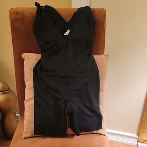 Flexees Women's Black Shapewear Bodysuit size Large